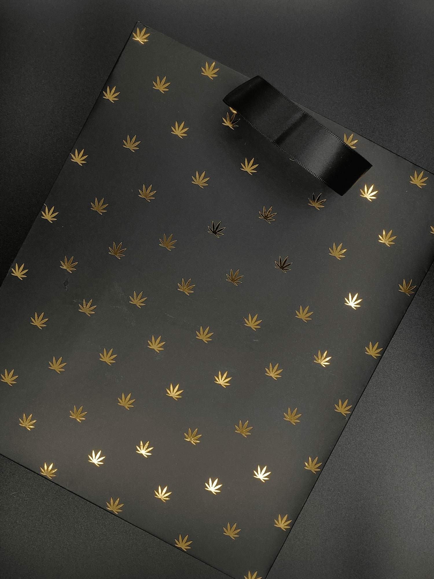 Black &amp; Gold Pot Leaf Print Gift Bag &amp; Tissue Gift Wrap - KushKards